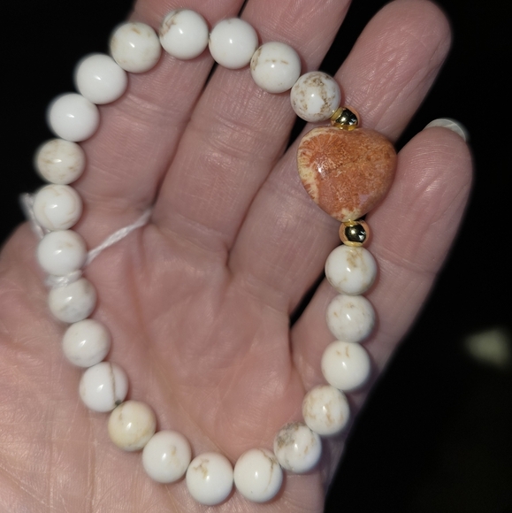 8mm Magnesite With Coral Jade Heart - Picture 4 of 6
